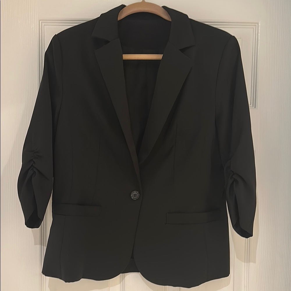 Black Tailored Blazer with Notched Lapels